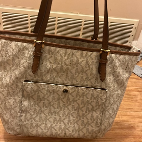 MK purse - Picture 3 of 3